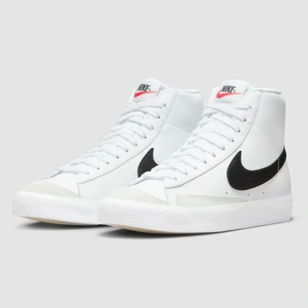 Nike | Kids White/Black Blazer ‘77 Mid High-Tops Lace Up‎ Sneakers Youth Size 7